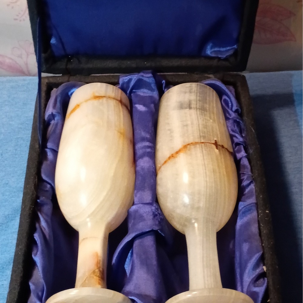Hand Carved Alabaster Goblets From Pakistan Set of 2 w/ Satin Box - Picture 5 of 16